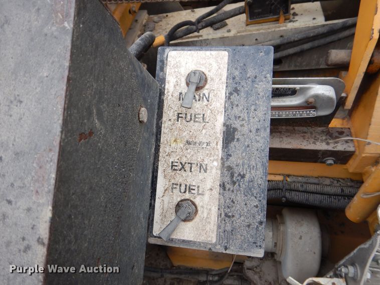 image for item MJ9856 2004 Blaw-Knox PF-5510  paver