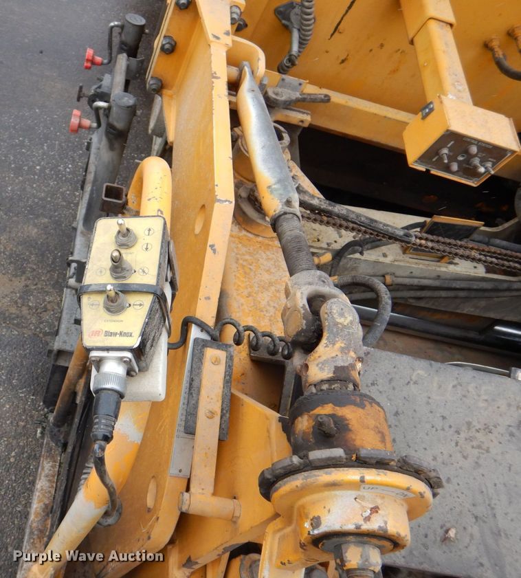 image for item MJ9856 2004 Blaw-Knox PF-5510  paver