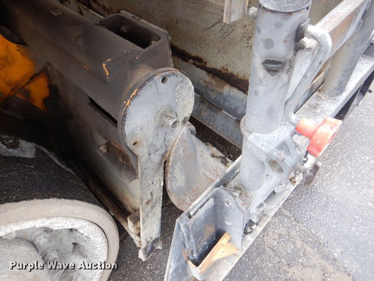 image for item MJ9856 2004 Blaw-Knox PF-5510  paver