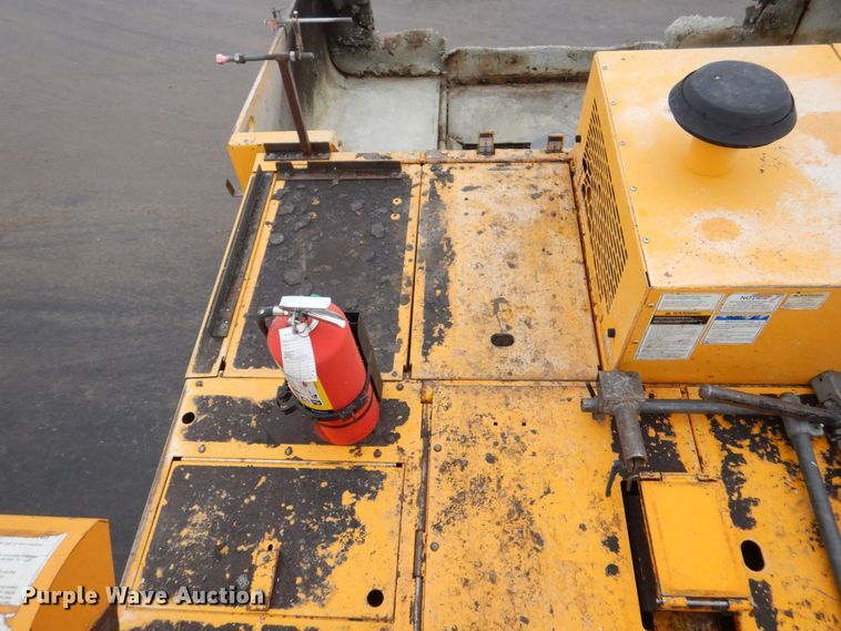 image for item MJ9856 2004 Blaw-Knox PF-5510  paver