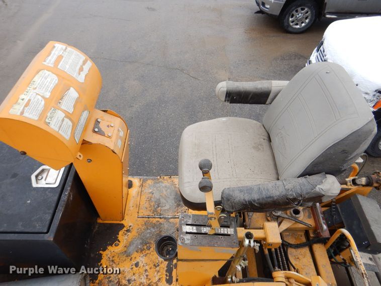 image for item MJ9856 2004 Blaw-Knox PF-5510  paver