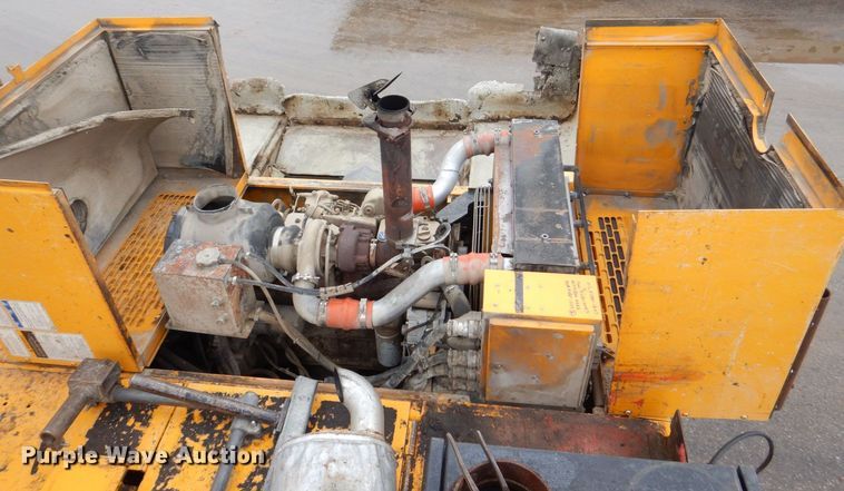 image for item MJ9856 2004 Blaw-Knox PF-5510  paver