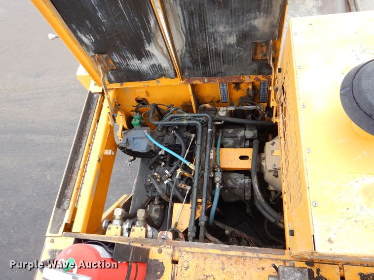 image for item MJ9856 2004 Blaw-Knox PF-5510  paver