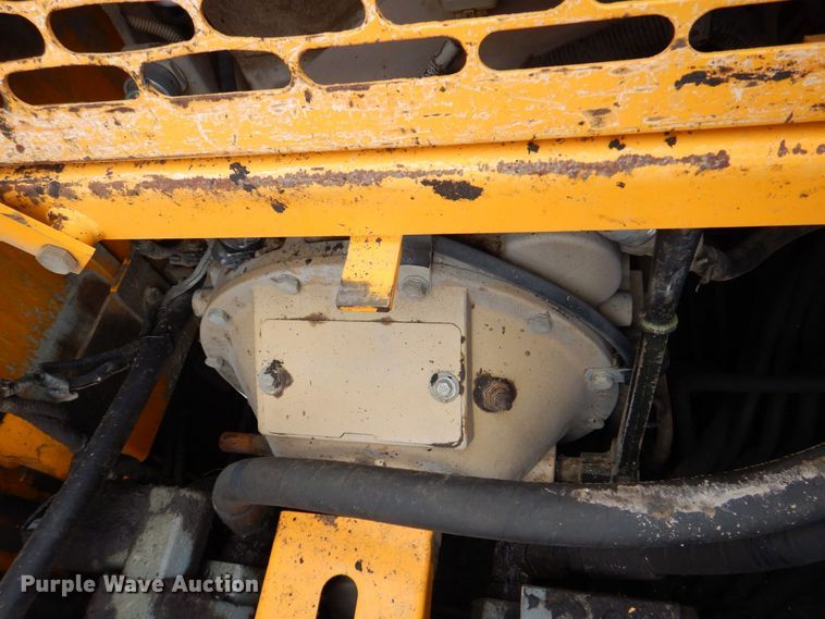 image for item MJ9856 2004 Blaw-Knox PF-5510  paver