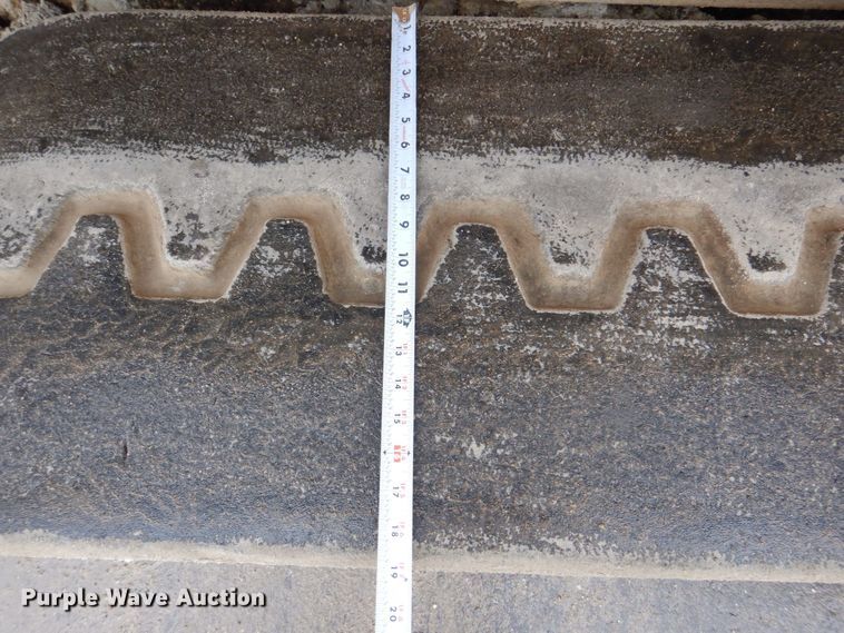 image for item MJ9856 2004 Blaw-Knox PF-5510  paver