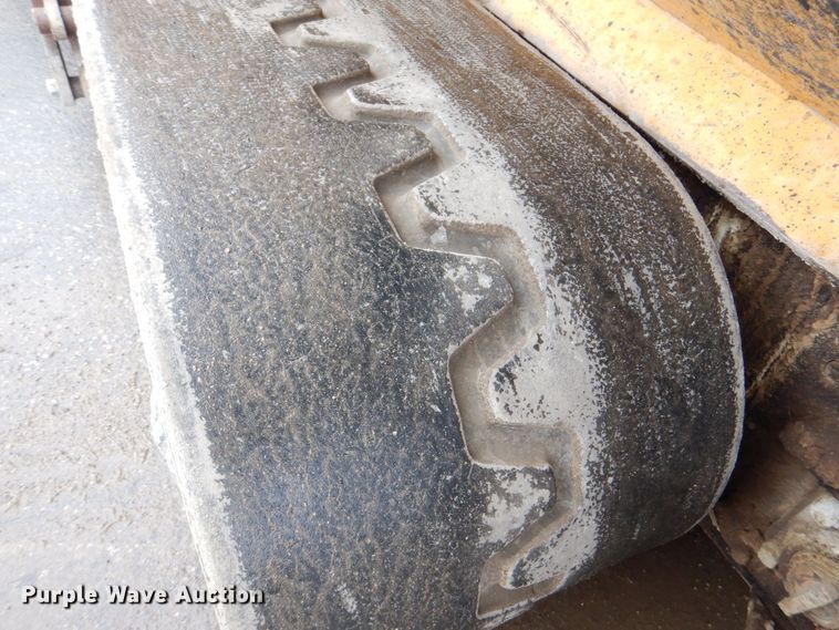 image for item MJ9856 2004 Blaw-Knox PF-5510  paver