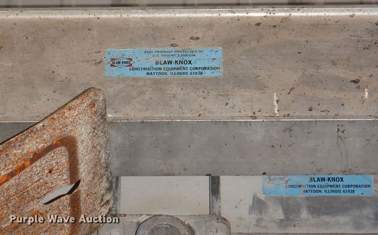 image for item MJ9856 2004 Blaw-Knox PF-5510  paver