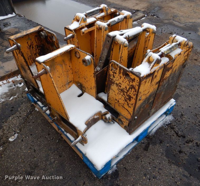 image for item MJ9856 2004 Blaw-Knox PF-5510  paver