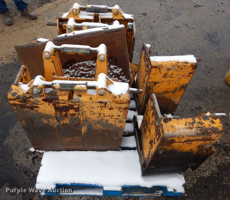 image for item MJ9856 2004 Blaw-Knox PF-5510  paver