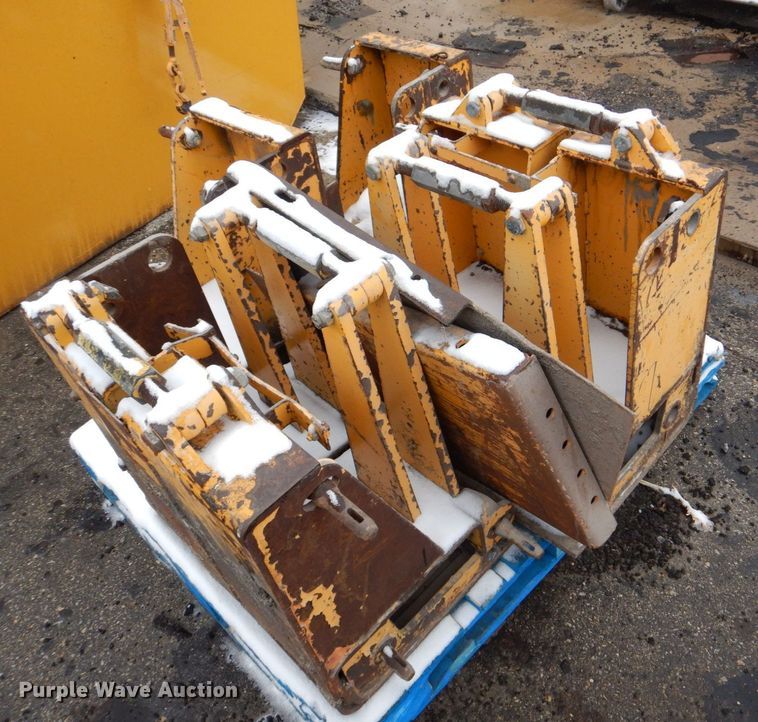 image for item MJ9856 2004 Blaw-Knox PF-5510  paver