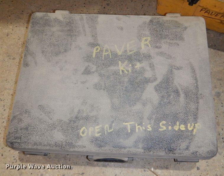 image for item MJ9856 2004 Blaw-Knox PF-5510  paver