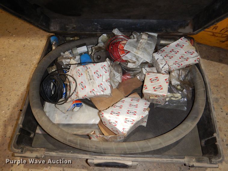 image for item MJ9856 2004 Blaw-Knox PF-5510  paver