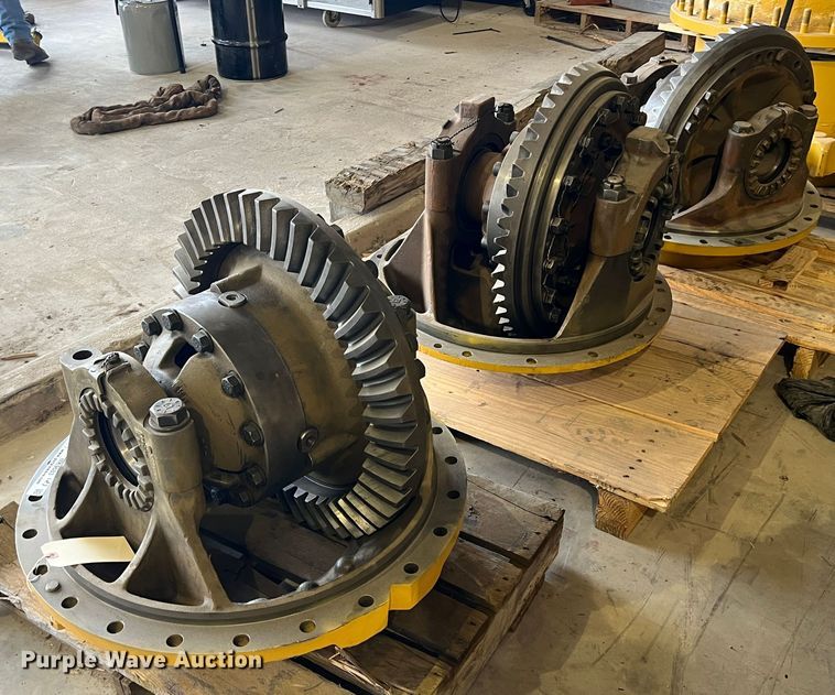 image for item MK9683 (3) Caterpillar differential gear assemblies