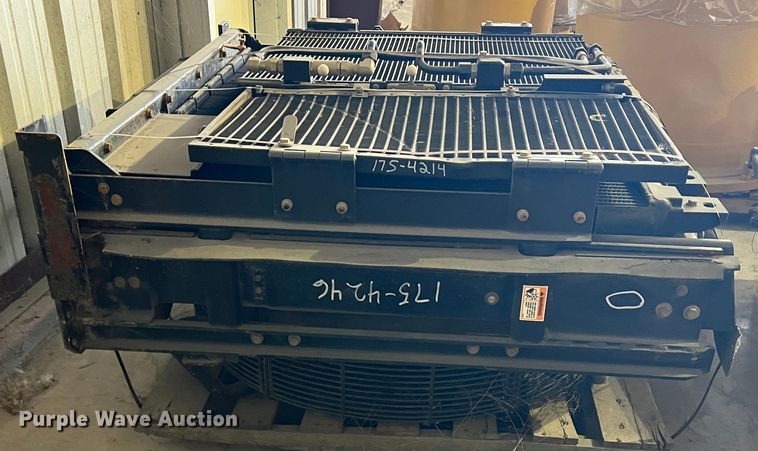 image for item MK9698 Caterpillar  radiator group