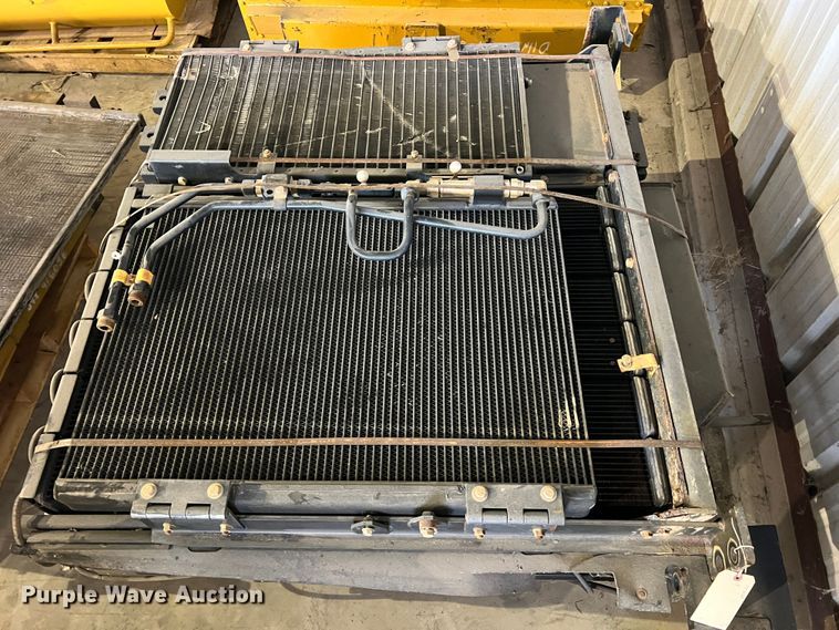 image for item MK9698 Caterpillar  radiator group