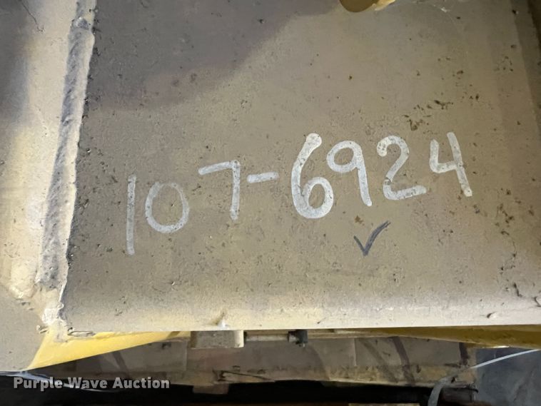 image for item MK9709 Caterpillar  hydraulic tank