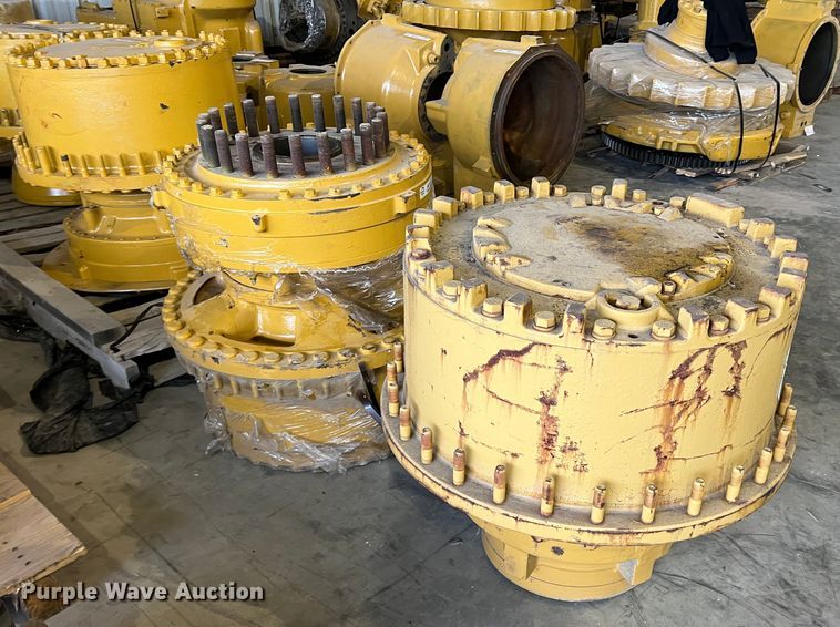 image for item MK9715 (2) Caterpillar wheel groups