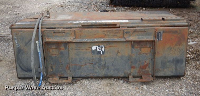 image for item MK9749 2016 Bobcat 72 Sweeper  skid steer sweeper