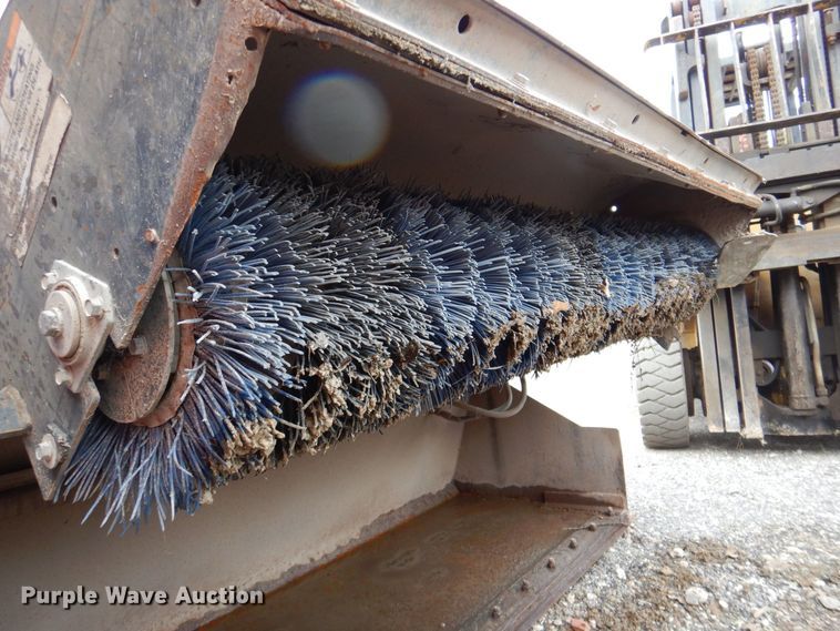 image for item MK9749 2016 Bobcat 72 Sweeper  skid steer sweeper