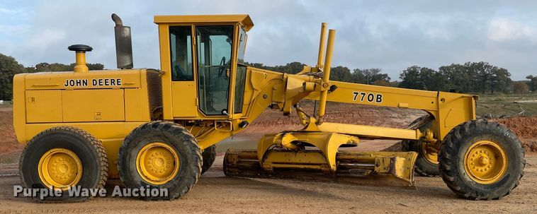 image for item MR9507 1986 John Deere 770B  motor grader