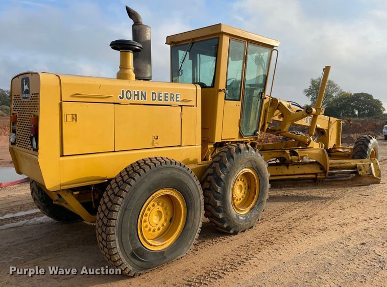 image for item MR9507 1986 John Deere 770B  motor grader