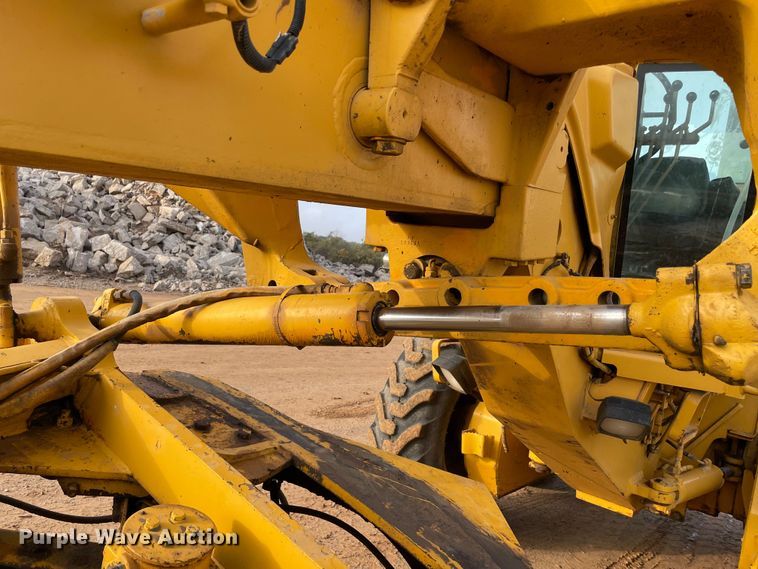 image for item MR9507 1986 John Deere 770B  motor grader