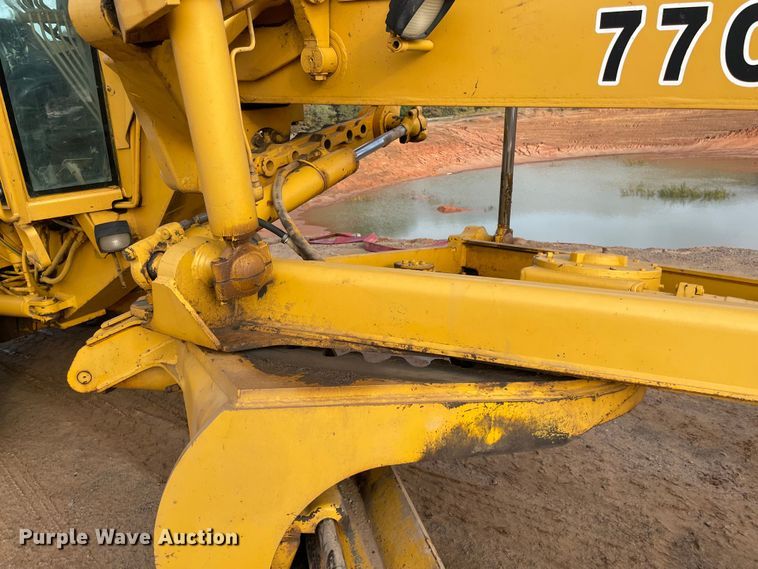 image for item MR9507 1986 John Deere 770B  motor grader