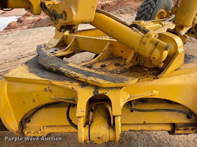 image for item MR9507 1986 John Deere 770B  motor grader