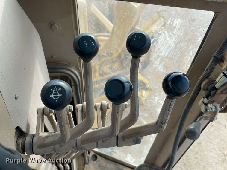 image for item MR9507 1986 John Deere 770B  motor grader