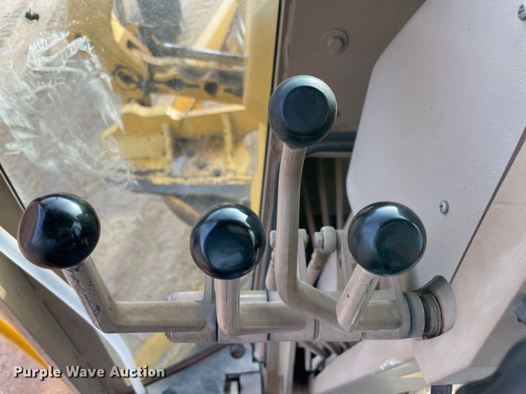 image for item MR9507 1986 John Deere 770B  motor grader