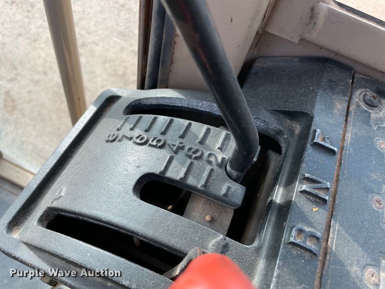 image for item MR9507 1986 John Deere 770B  motor grader