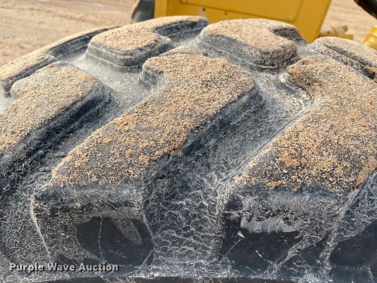 image for item MR9507 1986 John Deere 770B  motor grader