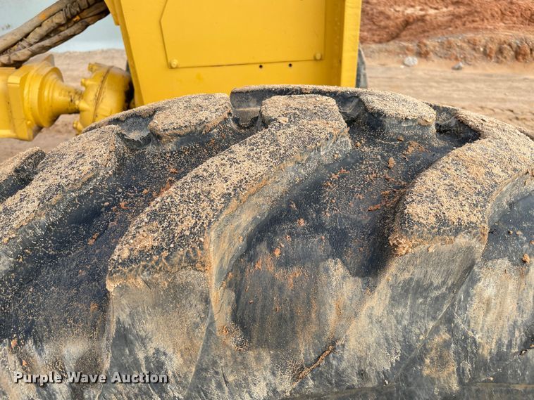 image for item MR9507 1986 John Deere 770B  motor grader