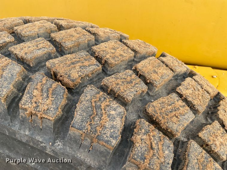 image for item MR9507 1986 John Deere 770B  motor grader