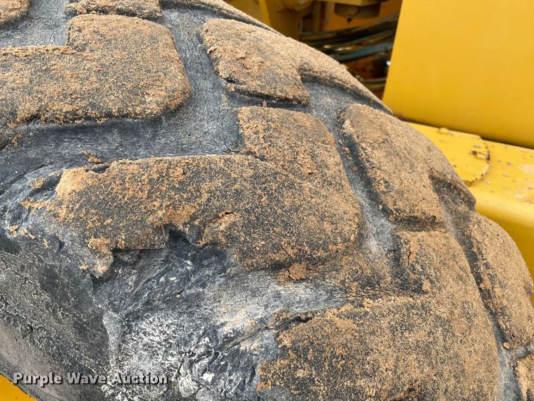 image for item MR9507 1986 John Deere 770B  motor grader