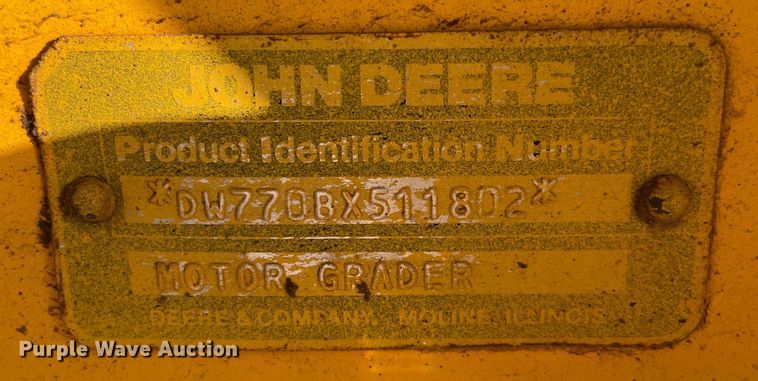 image for item MR9507 1986 John Deere 770B  motor grader