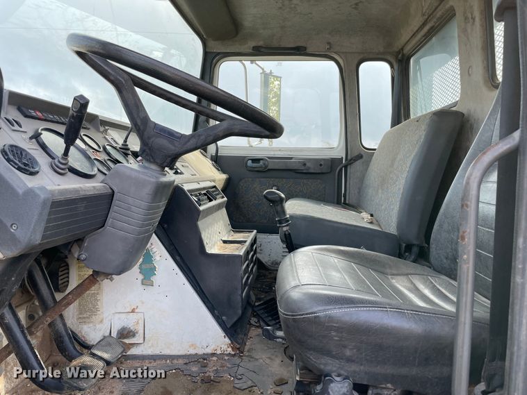 image for item MR9508 1999 Mack  dump flatbed truck