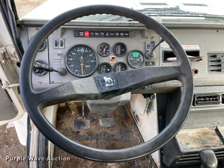 image for item MR9508 1999 Mack  dump flatbed truck