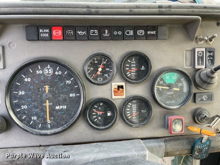 image for item MR9508 1999 Mack  dump flatbed truck