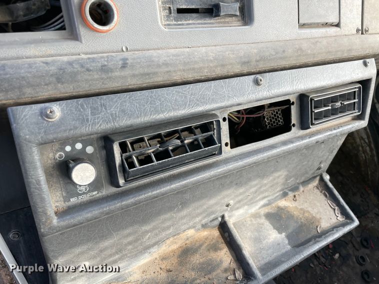 image for item MR9508 1999 Mack  dump flatbed truck