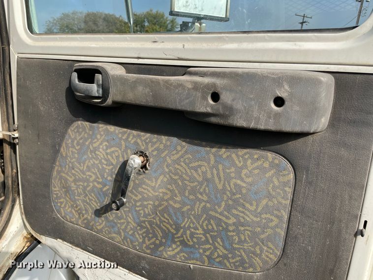 image for item MR9508 1999 Mack  dump flatbed truck