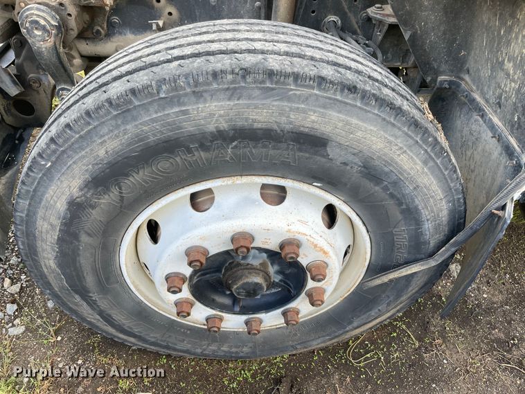 image for item MR9508 1999 Mack  dump flatbed truck