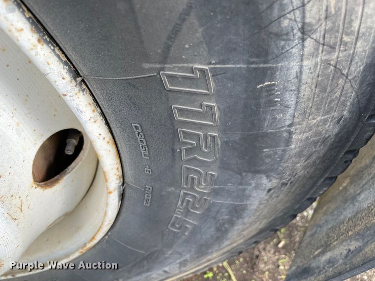 image for item MR9508 1999 Mack  dump flatbed truck