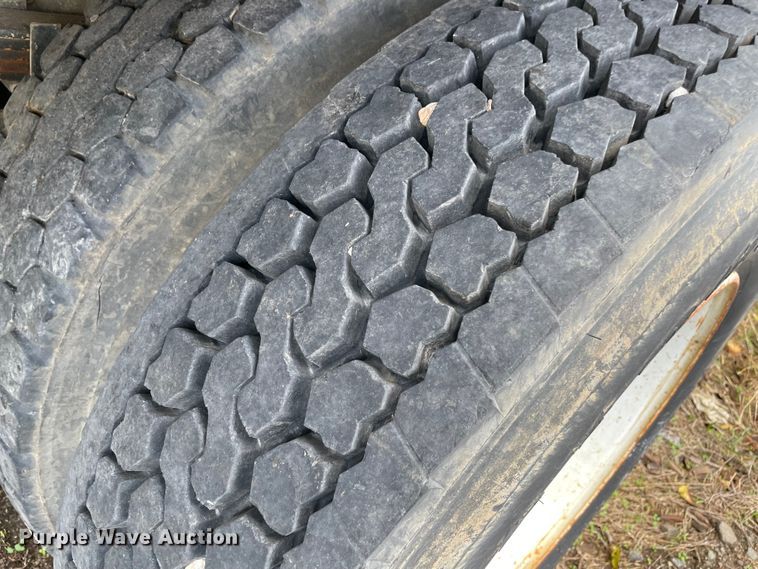 image for item MR9508 1999 Mack  dump flatbed truck