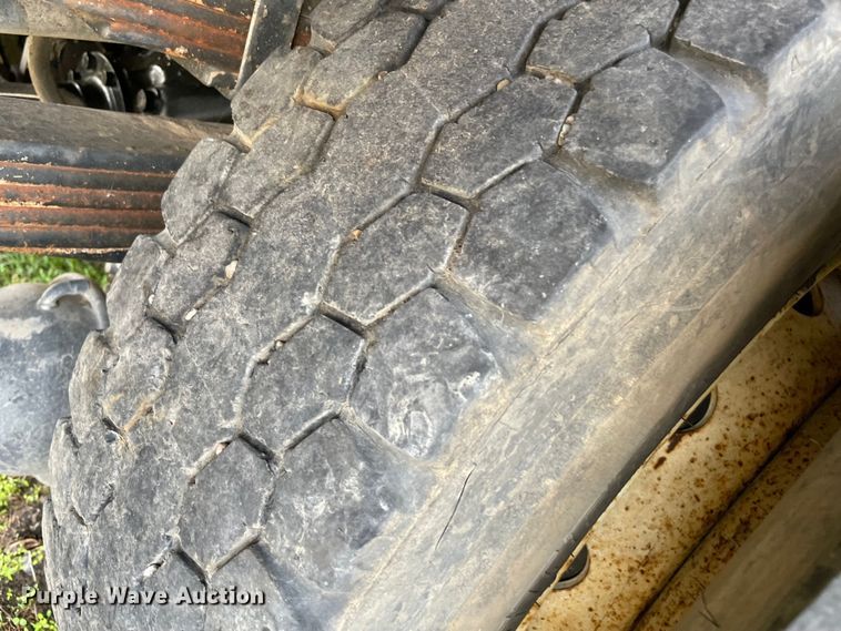 image for item MR9508 1999 Mack  dump flatbed truck