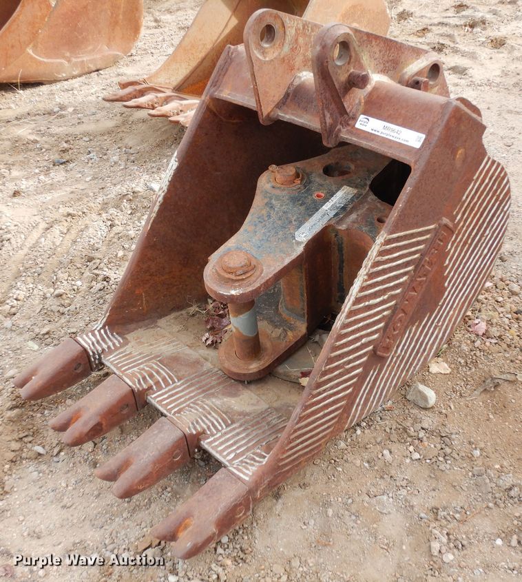 image for item MR9642 Komatsu  24"W excavator bucket