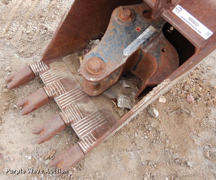 image for item MR9642 Komatsu  24"W excavator bucket