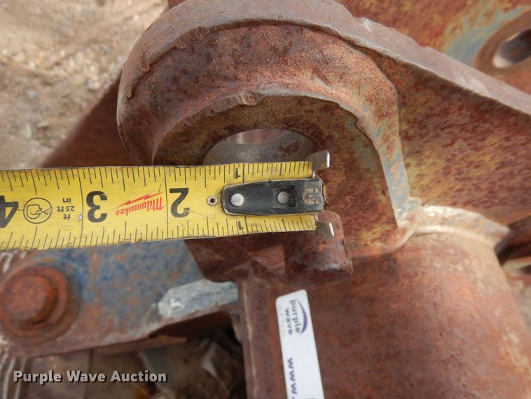 image for item MR9642 Komatsu  24"W excavator bucket