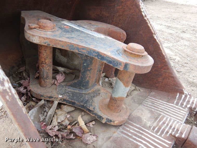 image for item MR9642 Komatsu  24"W excavator bucket