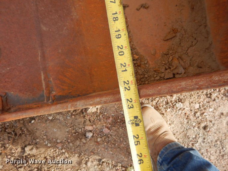 image for item MR9643 CP  23"W excavator bucket